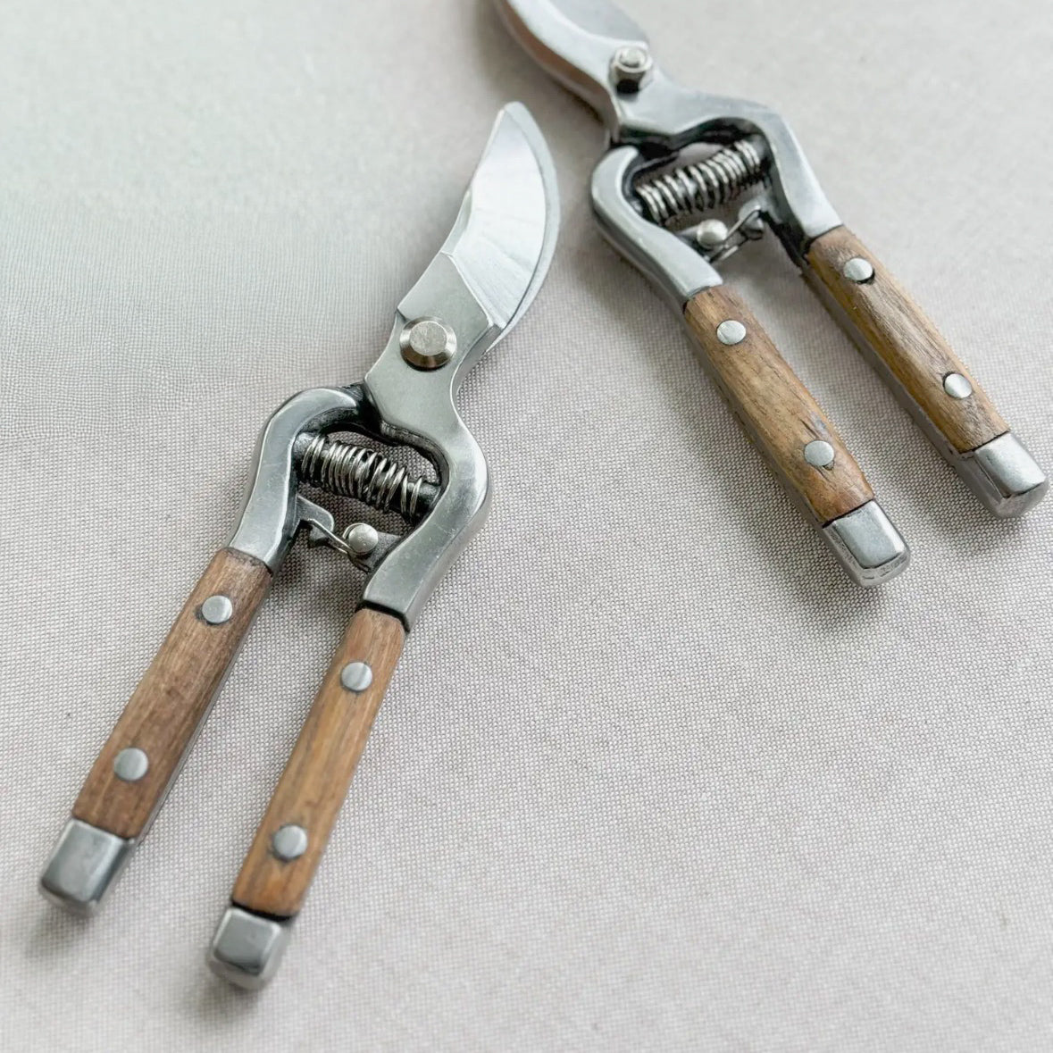 Ash Wood Handle Garden Shear